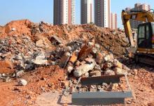 如何利用建筑垃圾制砖机制自保温砖？