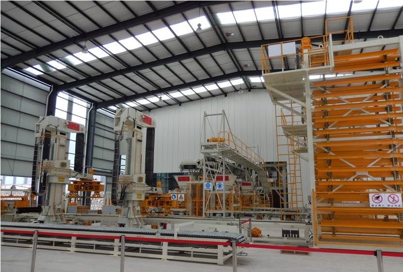 空心砖制砖机、多孔空心砖机客户现场