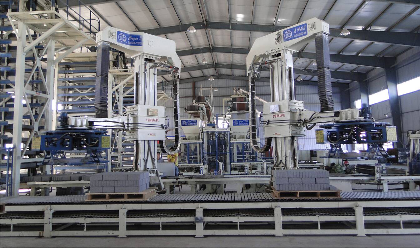 水泥砖码垛机、空心砖码垛机图片