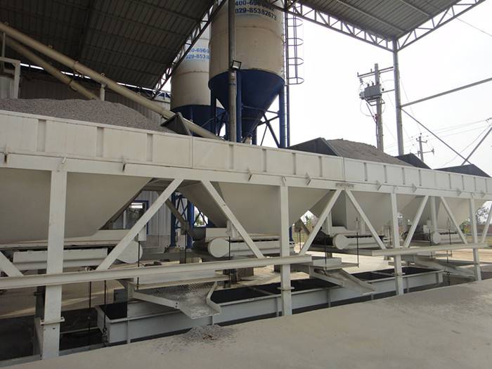 植草砖制砖机生产线三位配料机图片