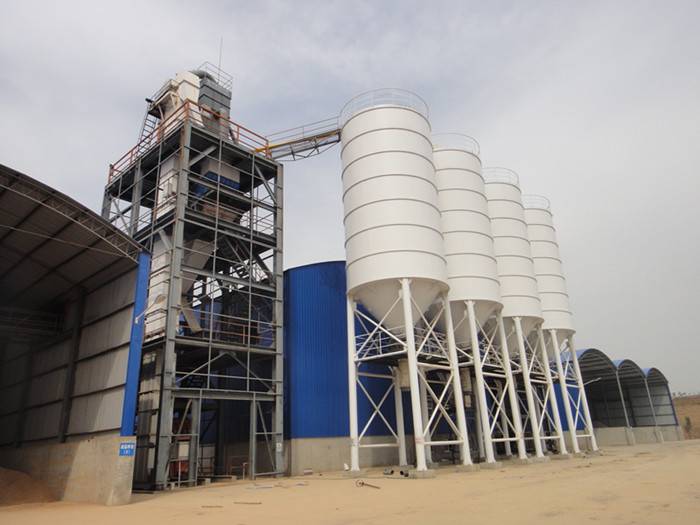 植草砖制砖机生产线水泥仓图片