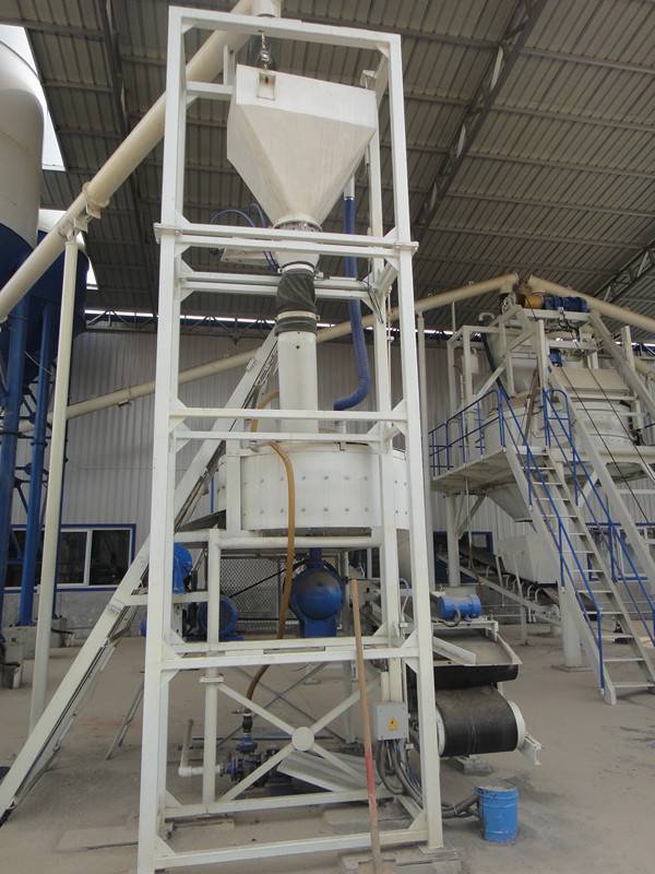 植草砖制砖机生产线水泥计量图片