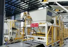 活跃于固废再生事业中的全自动免烧砖机